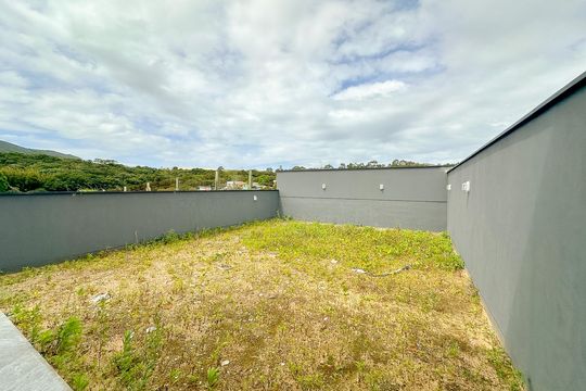 Jardim de casa para alugar com 3 quartos, 157m² em São João do Rio Vermelho, Florianópolis