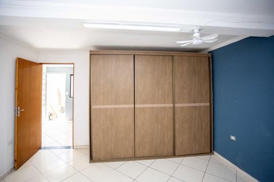 Quarto de casa para alugar com 1 quarto, 40m² em Piraporinha, Diadema