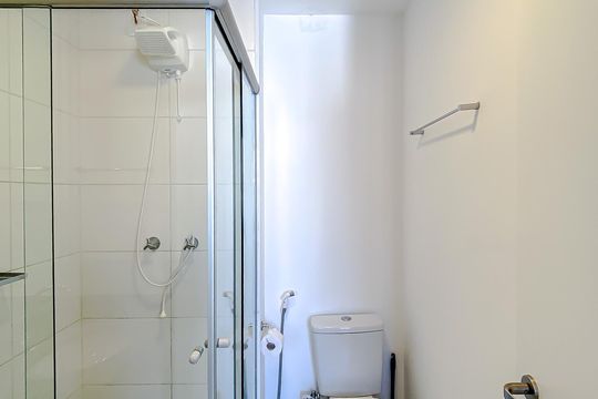 Banheiro de kitnet/studio à venda com 1 quarto, 19m² em Brás, São Paulo