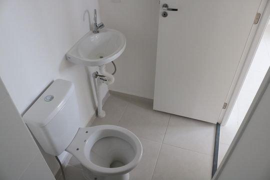 Banheiro de apartamento para alugar com 2 quartos, 32m² em Várzea da Barra Funda, São Paulo