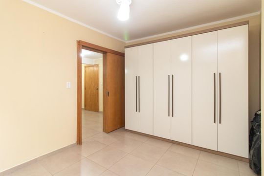 Quarto de apartamento à venda com 1 quarto, 40m² em Santo Antônio, Porto Alegre