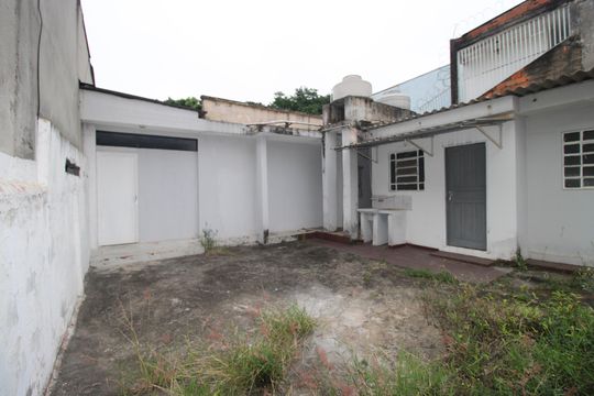 Quintal de casa à venda com 5 quartos, 340m² em Parque Paineiras, São Paulo