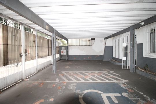 Garagem de casa à venda com 5 quartos, 340m² em Parque Paineiras, São Paulo