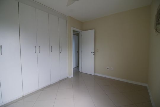 Quarto 3 de apartamento para alugar com 3 quartos, 90m² em Barra Olímpica, Rio de Janeiro