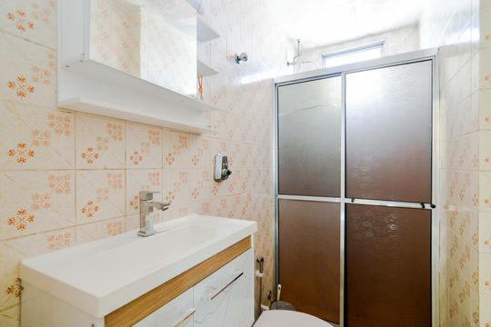 Banheiro de apartamento para alugar com 2 quartos, 58m² em Macedo, Guarulhos