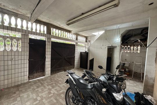 Garagem de casa para alugar com 2 quartos, 47m² em Vila Mateo Bei, São Vicente