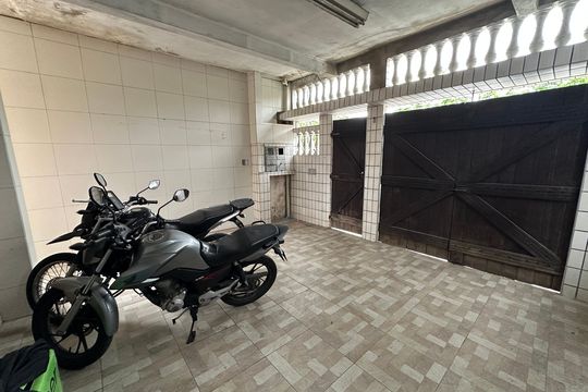 Garagem de casa para alugar com 2 quartos, 47m² em Vila Mateo Bei, São Vicente