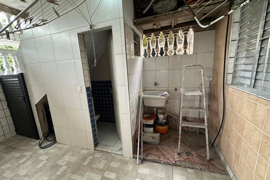 Área de Serviço de casa para alugar com 2 quartos, 47m² em Vila Mateo Bei, São Vicente