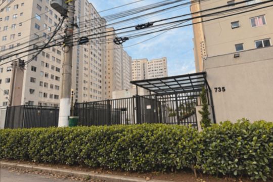 Fachada de apartamento para alugar com 2 quartos, 45m² em Usina Piratininga, São Paulo