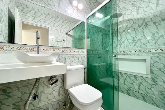 Banheiro Social de casa de condomínio para alugar com 1 quarto, 90m² em Recreio dos Bandeirantes, Rio de Janeiro