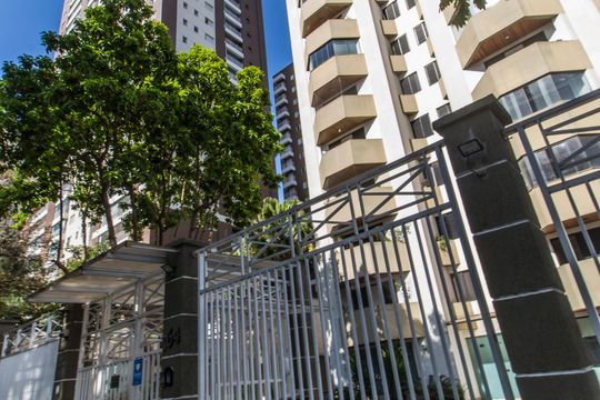 Fachada do bloco de apartamento à venda com 3 quartos, 107m² em Alphaville Centro Industrial E Empresarial/alphaville., Barueri