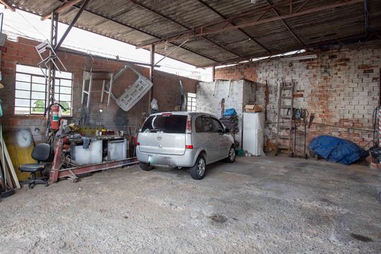 Garagem de casa à venda com 2 quartos, 300m² em Vila Lia, Diadema