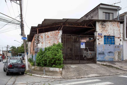 Fachada de casa à venda com 2 quartos, 300m² em Vila Lia, Diadema