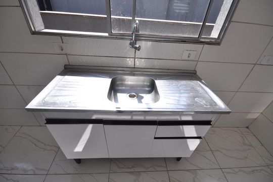 Cozinha de apartamento para alugar com 1 quarto, 42m² em Parque Edu Chaves, São Paulo