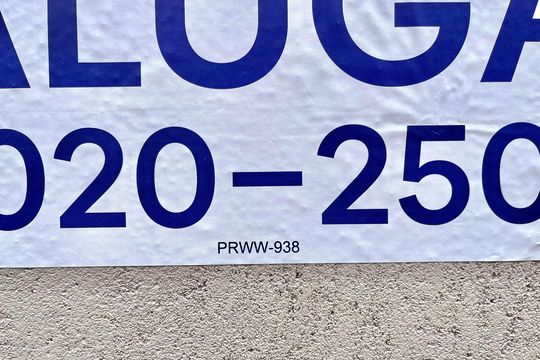 Plaquinha instalada de casa para alugar com 2 quartos, 70m² em Vila do Encontro, São Paulo