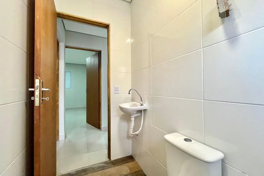 Banheiro de casa para alugar com 2 quartos, 70m² em Vila do Encontro, São Paulo