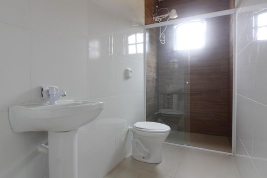 Banheiro 2 de casa para alugar com 4 quartos, 270m² em Foguete, Cabo Frio