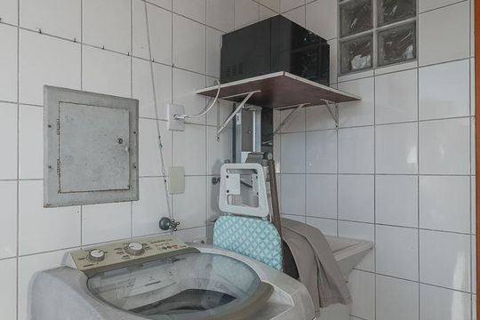 Área de Serviço de casa à venda com 5 quartos, 246m² em Chácara das Pedras, Porto Alegre