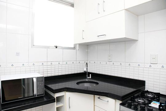 Cozinha + Área de Serviço  de kitnet/studio para alugar com 1 quarto, 48m² em Cidade Baixa, Porto Alegre
