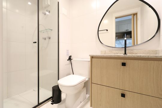 Banheiro  de kitnet/studio à venda com 1 quarto, 28m² em Pompeia, São Paulo