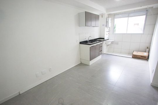 Sala de apartamento para alugar com 2 quartos, 37m² em Taquara, Rio de Janeiro