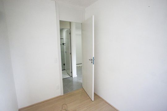 Quarto 2 de apartamento para alugar com 2 quartos, 37m² em Taquara, Rio de Janeiro