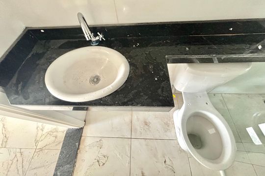 Banheiro de apartamento para alugar com 3 quartos, 60m² em Vila Guilhermina, São Paulo