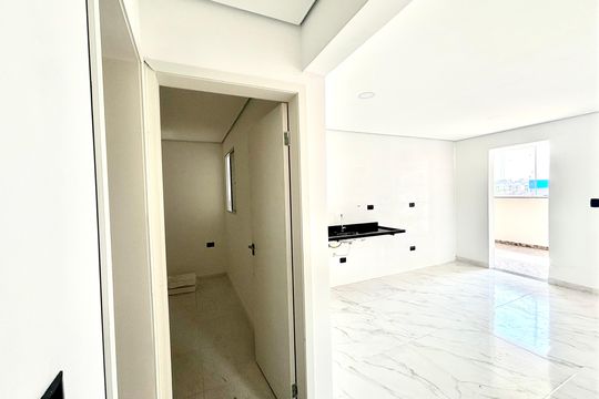 Corredor de apartamento para alugar com 3 quartos, 60m² em Vila Guilhermina, São Paulo