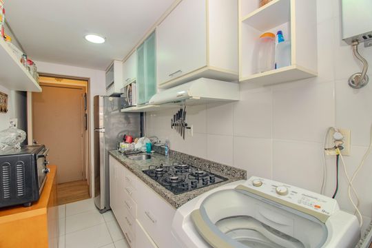 Cozinha e Área de Serviço de apartamento para alugar com 2 quartos, 49m² em Rubem Berta, Porto Alegre
