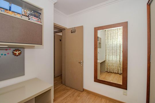 Quarto 2 de apartamento para alugar com 2 quartos, 49m² em Rubem Berta, Porto Alegre