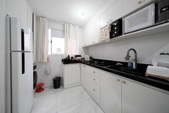 Sala/Cozinha de apartamento à venda com 2 quartos, 37m² em Parque Paineiras, São Paulo