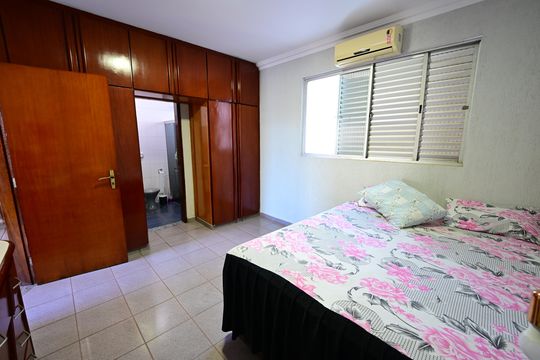 Casa de Condomínio à venda com 5 quartos, 247m² em Setor Bueno, Goiânia