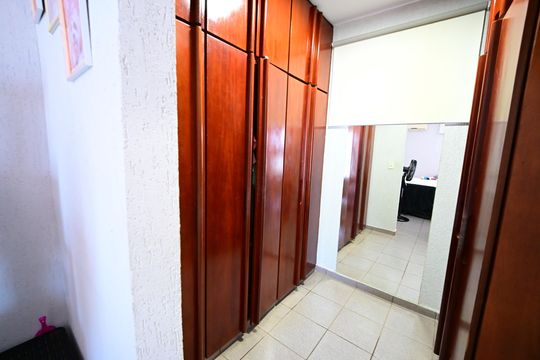 Casa de Condomínio à venda com 5 quartos, 247m² em Setor Bueno, Goiânia