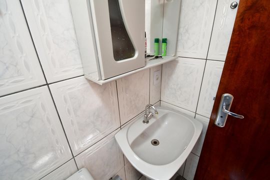 Banheiro de apartamento à venda com 1 quarto, 43m² em Botafogo, Campinas