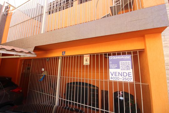 fachada de casa à venda com 2 quartos, 180m² em Vila Santana, São Paulo