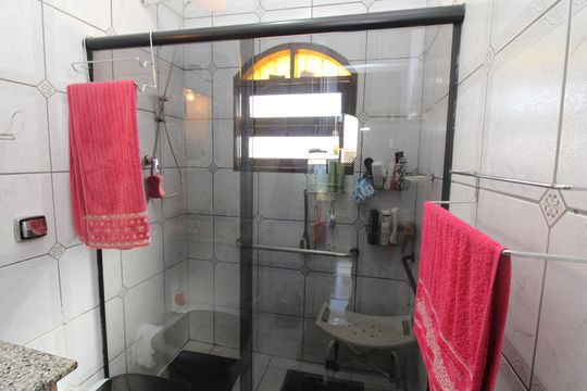 Banheiro 1 de casa à venda com 2 quartos, 180m² em Vila Santana, São Paulo