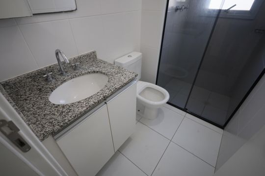 Banheiro da Suíte 1 de apartamento para alugar com 3 quartos, 90m² em Centro, Osasco