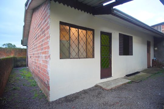 Área externa de casa para alugar com 2 quartos, 52m² em Boa Vista, São Leopoldo