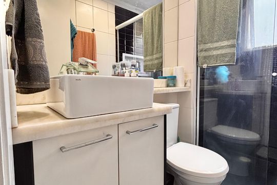 Banheiro de apartamento à venda com 2 quartos, 49m² em Conceicao, Osasco