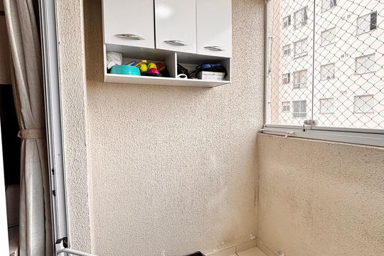 Sacada de apartamento à venda com 2 quartos, 49m² em Conceicao, Osasco