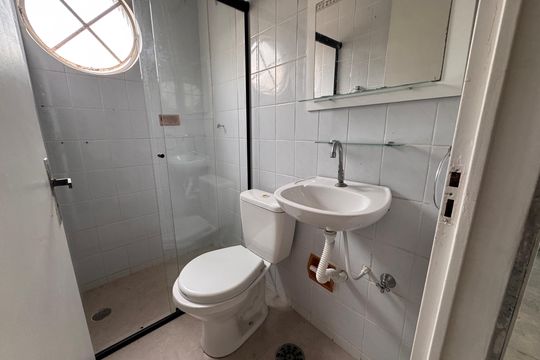 Banheiro de apartamento para alugar com 3 quartos, 72m² em Granja Viana Ii, Cotia
