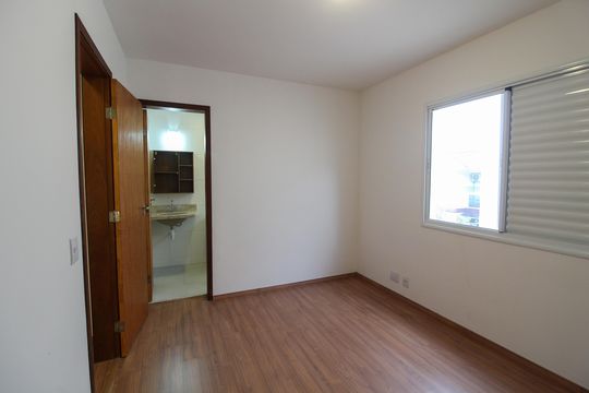 Quarto 2 de casa de condomínio para alugar com 2 quartos, 78m² em Vila Polopoli, São Paulo