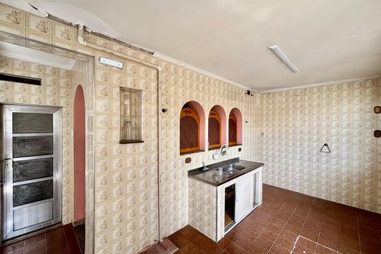 Cozinha de casa para alugar com 1 quarto, 80m² em Vila Nhocuné, São Paulo