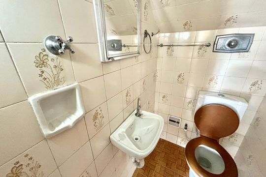 Banheiro de casa para alugar com 1 quarto, 80m² em Vila Nhocuné, São Paulo