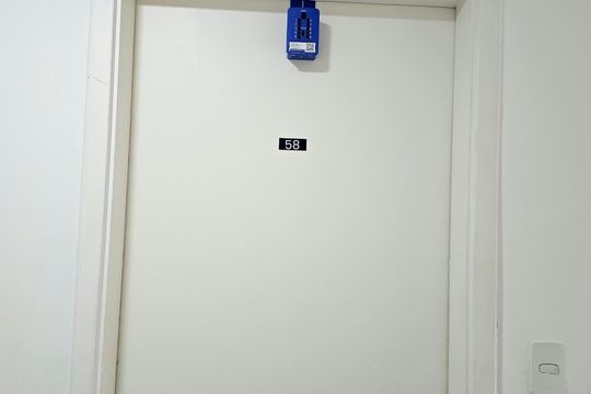 Porta acesso de apartamento para alugar com 2 quartos, 48m² em Pequeno Coração, Itaquaquecetuba