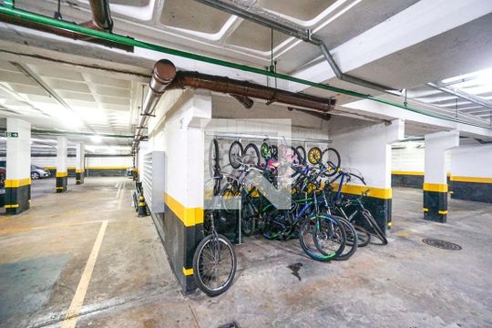 Condomínio  de apartamento à venda com 2 quartos, 60m² em Parque São Jorge, São Paulo