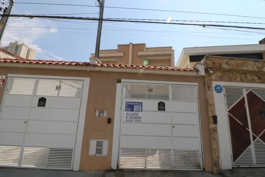 Fachada de casa à venda com 3 quartos, 104m² em Vila Santa Clara, São Paulo