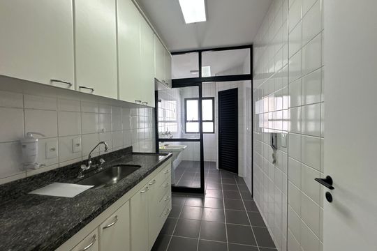 Cozinha de apartamento para alugar com 3 quartos, 84m² em Alphaville, Barueri