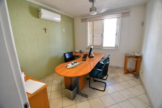 Quarto 2 de casa para alugar com 4 quartos, 900m² em Nova Campinas, Campinas