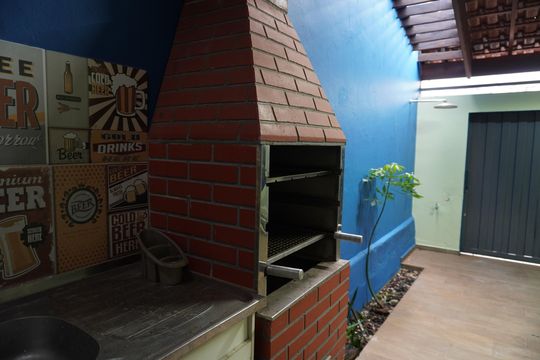 Garagem - Churrasqueira de casa para alugar com 2 quartos, 90m² em Centro, São Carlos